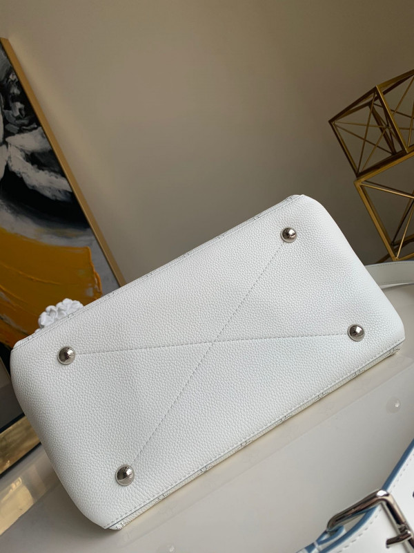 l**is V*t*n beaubourg hobo mm