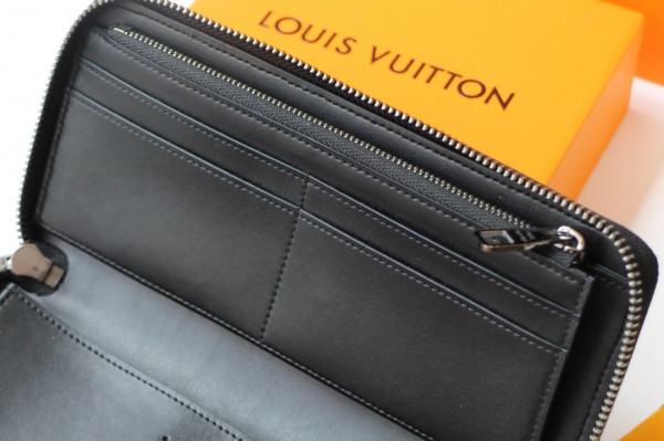 l**is V*t*n zippy wallet