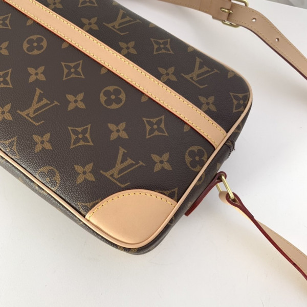 l**is V*t*n messenger bag