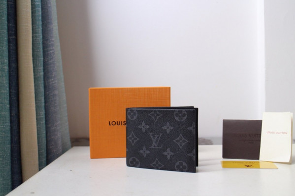 l**is V*t*n amerigo wallet