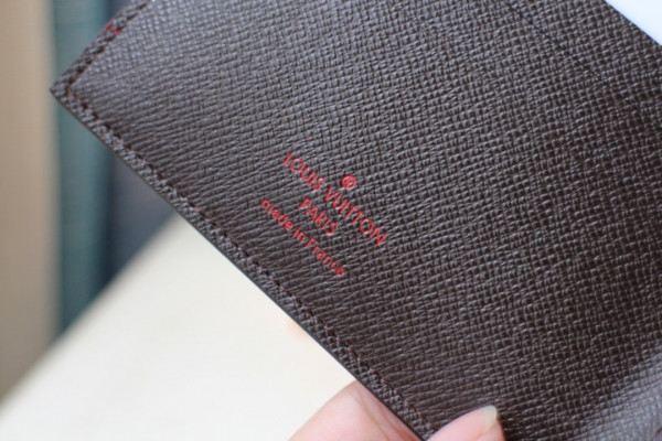 l**is V*t*n amerigo wallet