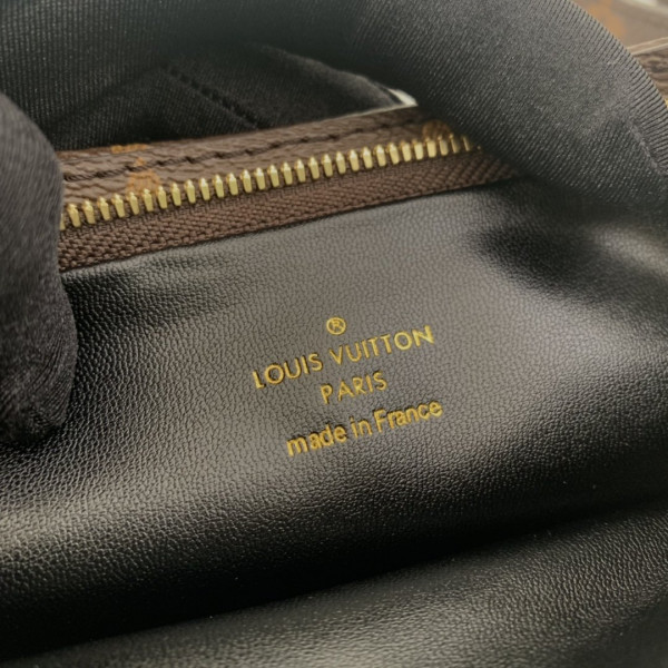 l**is V*t*n pouche lv3