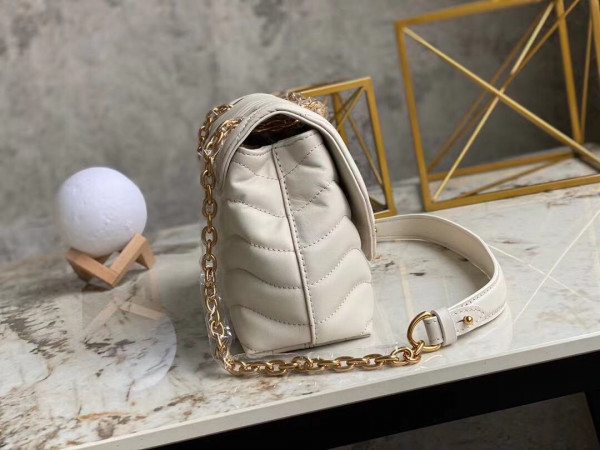 l**is V*t*n new wave chain bag