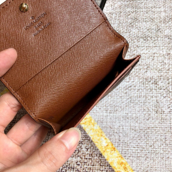 l**is V*t*n envelope business card holder