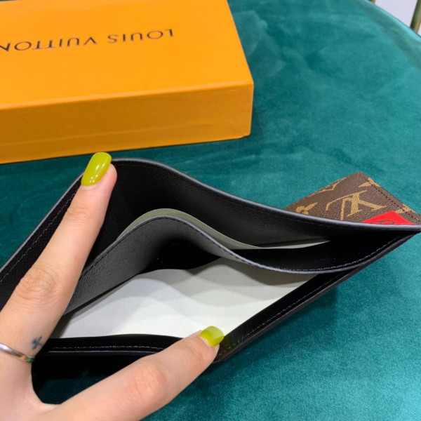 l**is V*t*n multiple wallet
