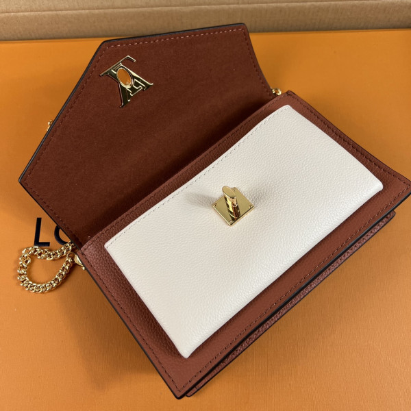 l**is V*t*n mylockme chain pochette