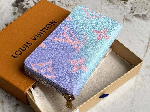 l**is V*t*n zippy wallet
