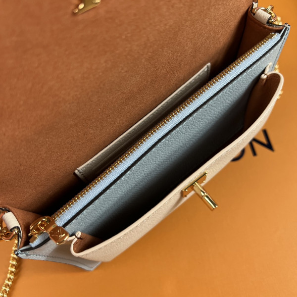 l**is V*t*n mylockme chain pochette