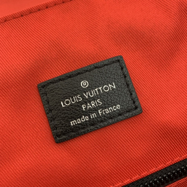 l**is V*t*n utility backpack