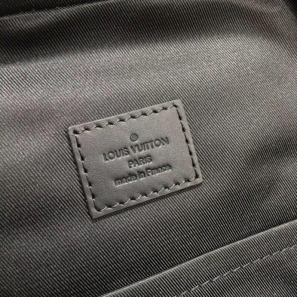 l**is V*t*n avenue sling bag