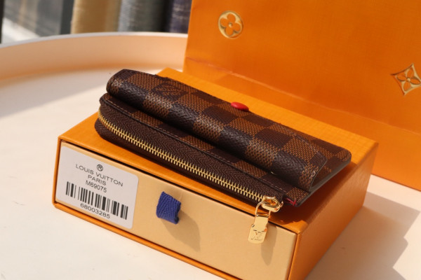 l**is V*t*n card holder recto verso