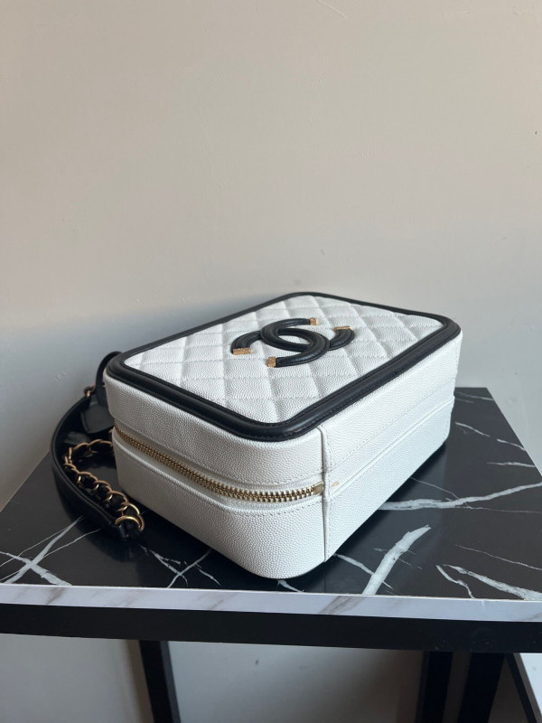 CL VANITY CASE