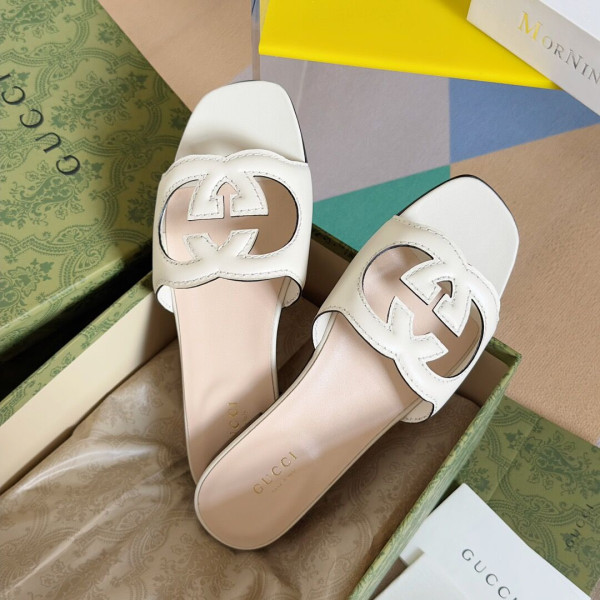 G*u*i slide sandal