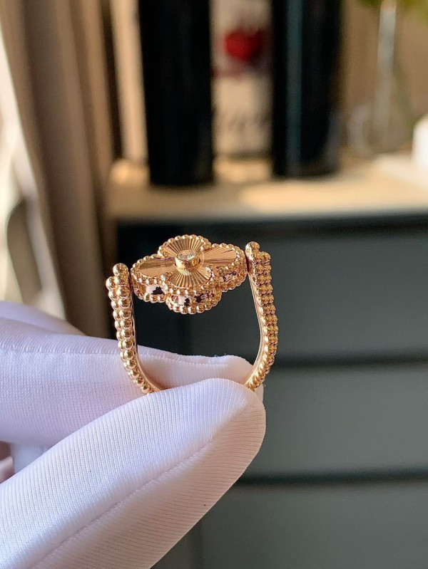 Van Cleef & Arpels Perlée Reversible Ring