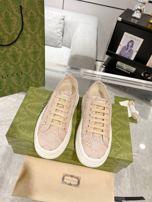 G*u*i sneaker