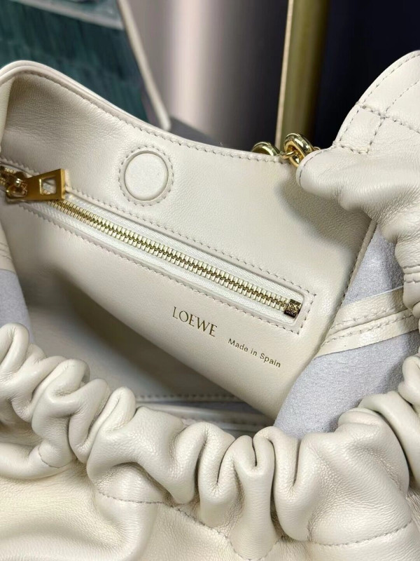 LOEWE Small Squeeze bag in nappa lambskin-24*29*10.5cm