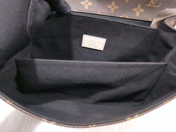 l**is V*t*n pochette metis