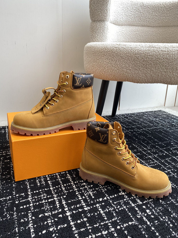 l**is V*t*n boots