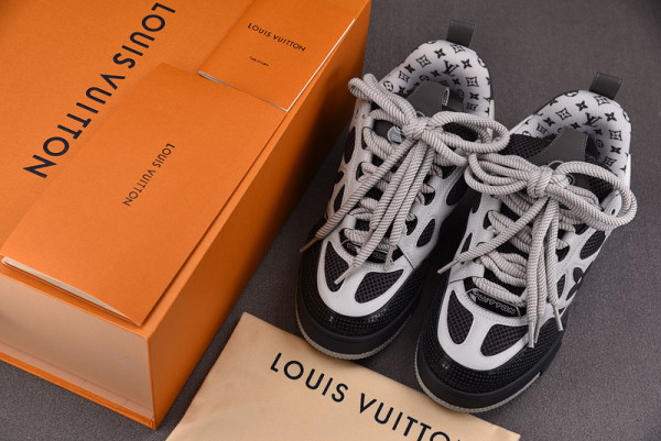 l**is V*t*n sneakers