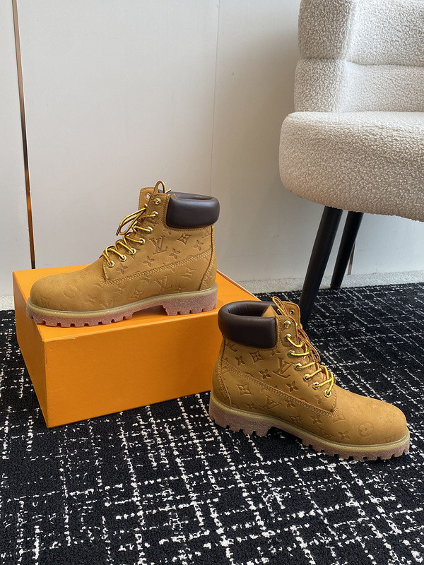 l**is V*t*n boots