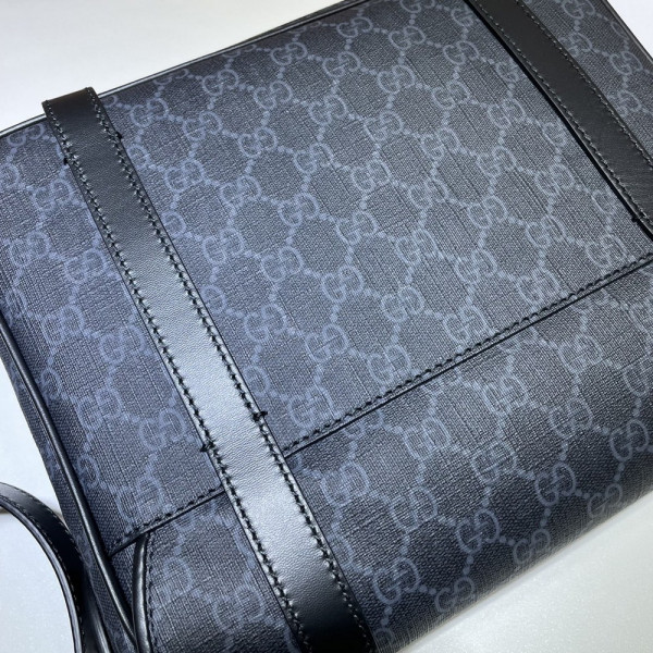 G*u*i gg messenger bag