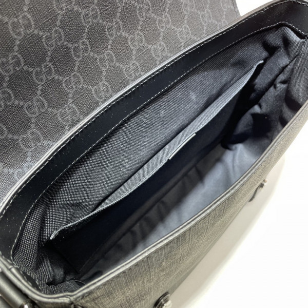 G*u*i gg messenger bag