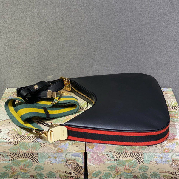 G*u*i attache large shoulder bag