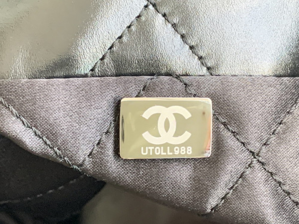 CL 22 SMALL HANDBAG