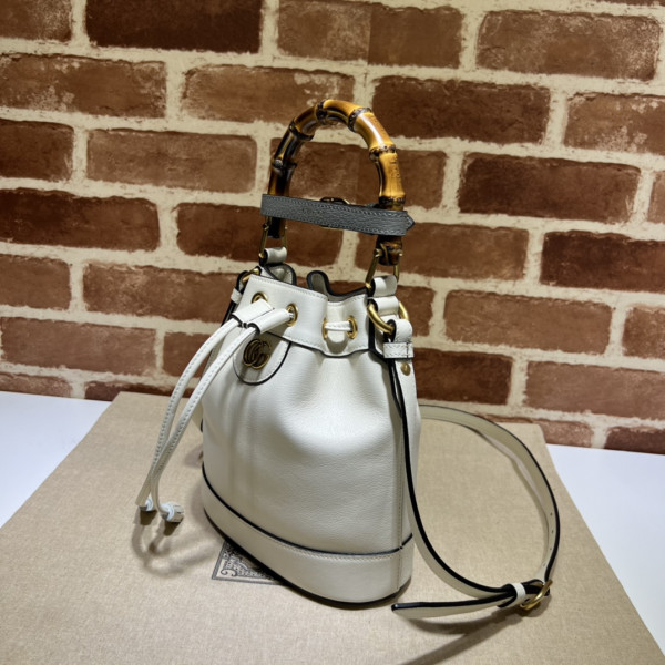 G*u*i diana mini bucket bag