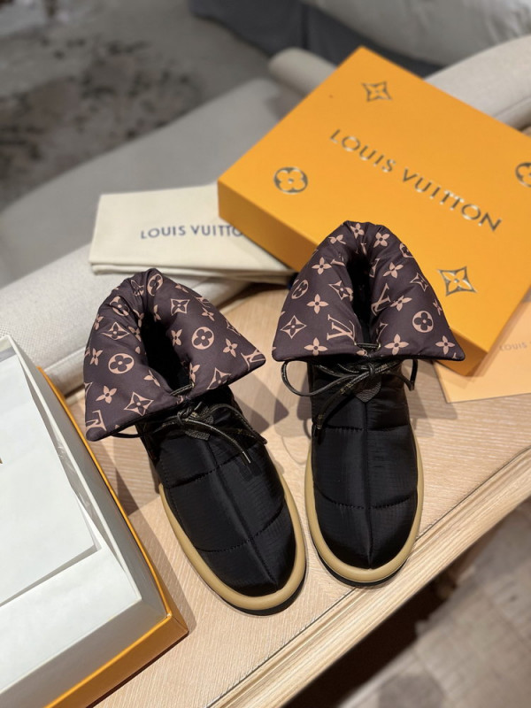 l**is V*t*n pillow comfort ankle boots