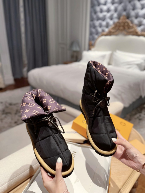 l**is V*t*n pillow comfort ankle boots