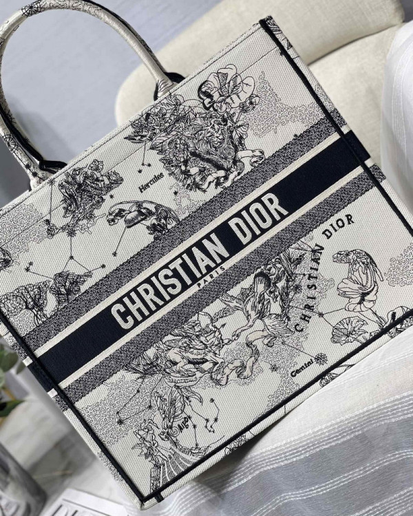 large D*or book tote