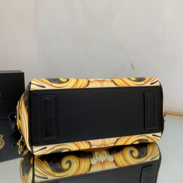 F**di x versace la medusa