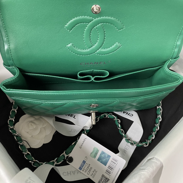 CL FLAP BAG 23CM