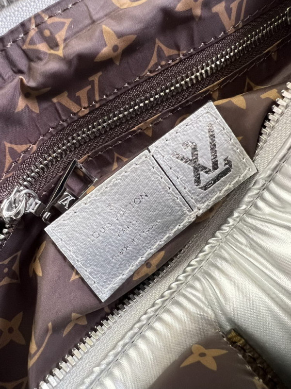 l**is V*t*n speedy bandouliÈre 25