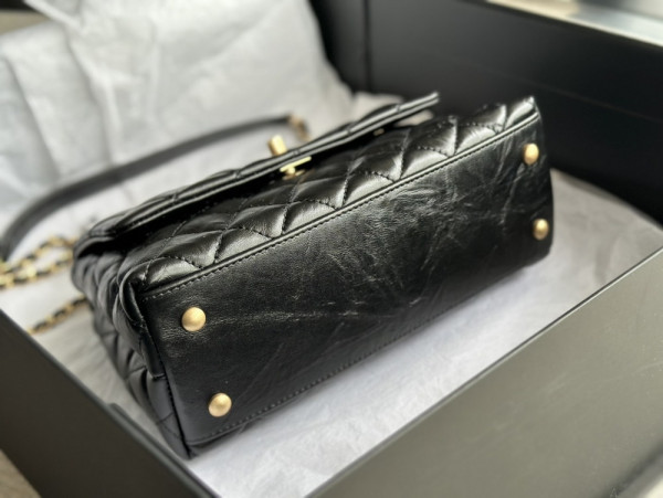 CL FLAP BAG WITH TOP HANDLE