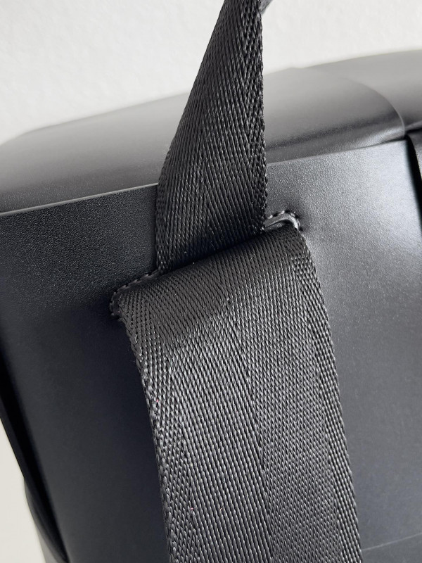 Bo*te*ga ve*ne*ta arco backpack