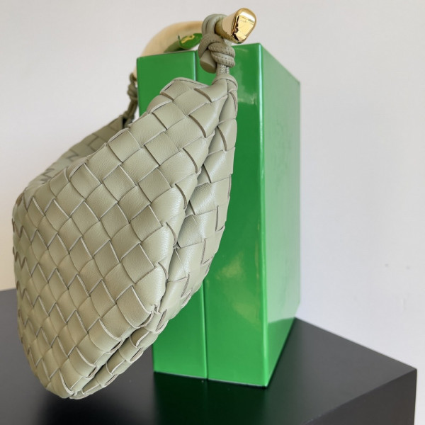 Bo*te*ga ve*ne*ta classic sardine top handle bag