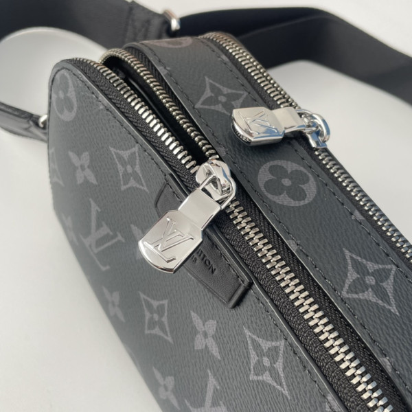 l**is V*t*n alpha wearable wallet