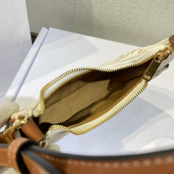 Ce**e mini ava bag