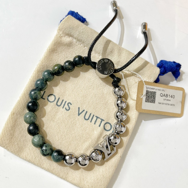 l**is V*t*n bracelet