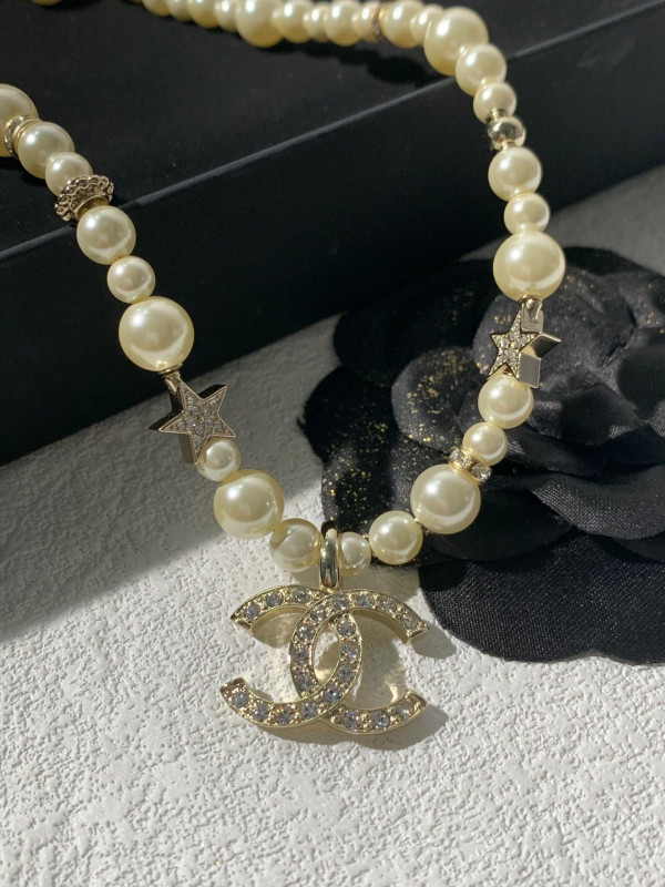 CL NECKLACE