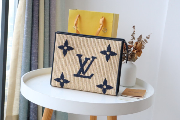 l**is V*t*n monogram raffia toiletry pouch