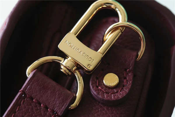 l**is V*t*n pochette metis