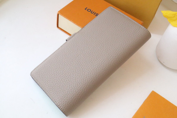 l**is V*t*n vertical wallet
