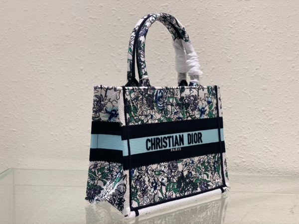 small D*or book tote