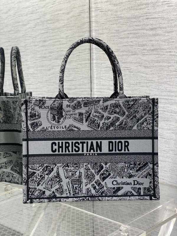 medium D*or book tote