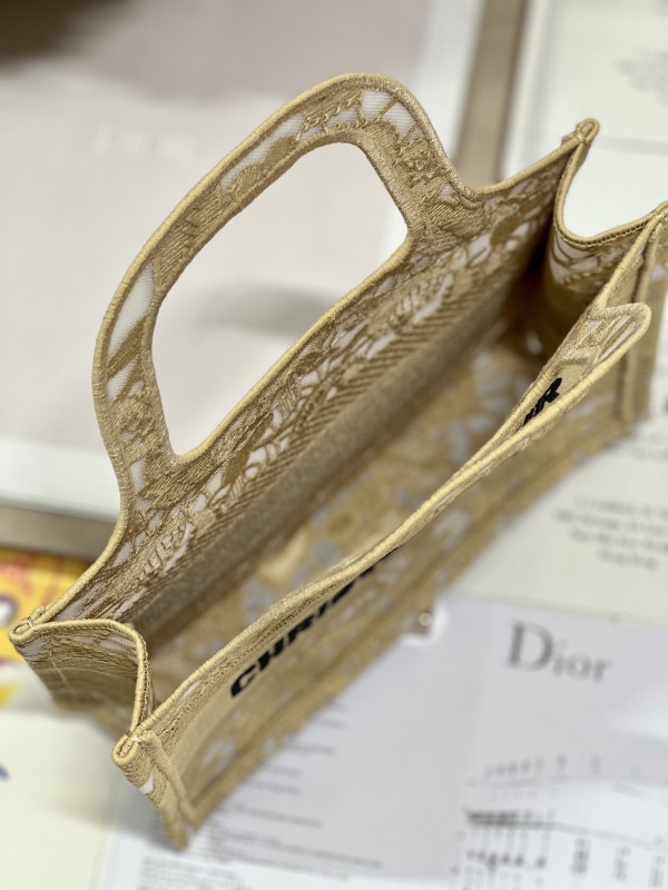 D*or book tote mini