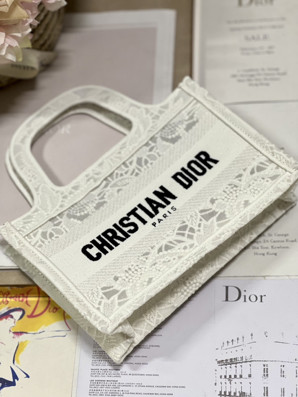 D*or book tote mini