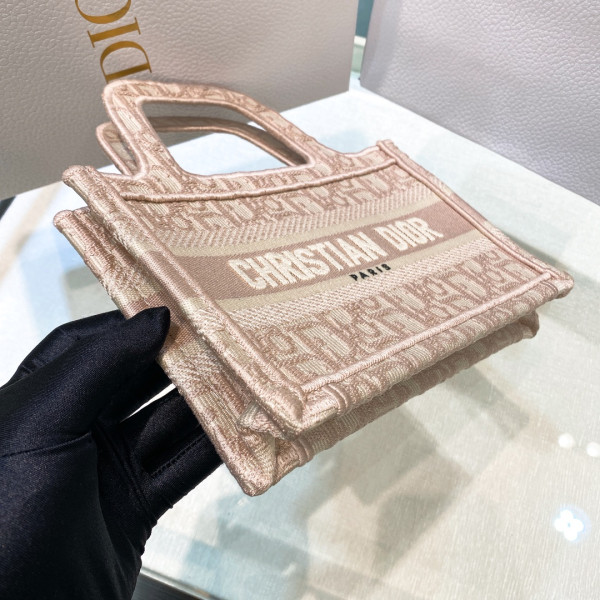 D*or book tote mini